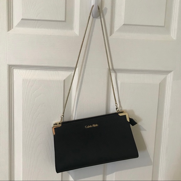 Calvin Klein Handbags - Calvin Klein purse